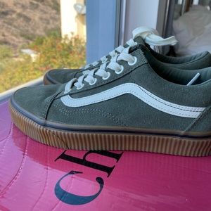 Vans Old Skool Gum Sole sneakers in sage green
